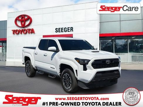 Used 2025 Toyota Tacoma TRD Sport AWD/4WD image 1