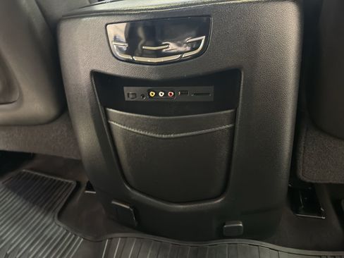 Used 2016 Cadillac Escalade Luxury AWD/4WD image 29