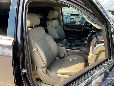 Used 2015 Chevrolet Suburban LT w/ Luxury Package image 8