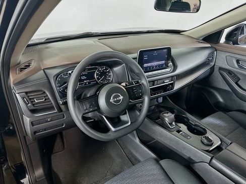 Used 2023 Nissan Rogue SV image 16