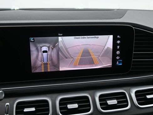 Used 2022 Mercedes-Benz GLS 450 4MATIC image 15