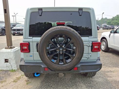Used 2023 Jeep Wrangler Unlimited Sahara w/ Cold Weather Group AWD/4WD image 5