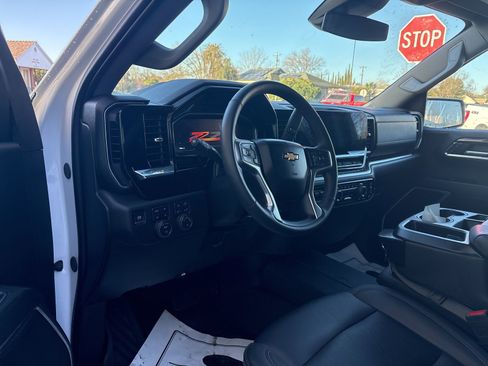 Used 2025 Chevrolet Silverado 1500 LT w/ Z71 Off-Road Package image 5