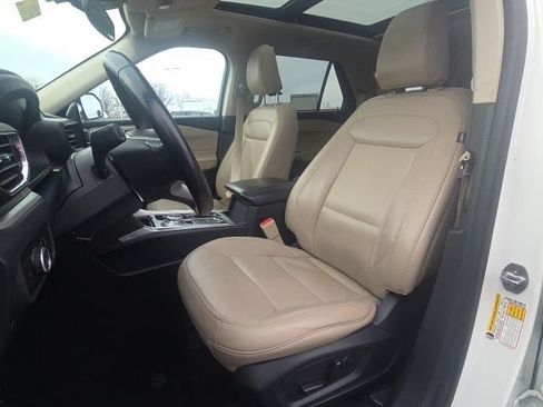 Used 2023 Ford Explorer XLT w/ Equipment Group 202A image 30