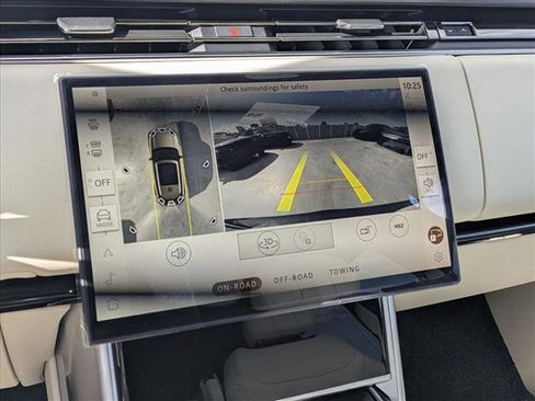 New 2025 Land Rover Range Rover SE image 13