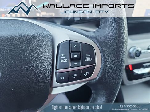 Used 2023 Ford Explorer XLT image 18