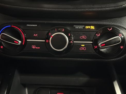 Used 2021 Kia Soul LX image 23