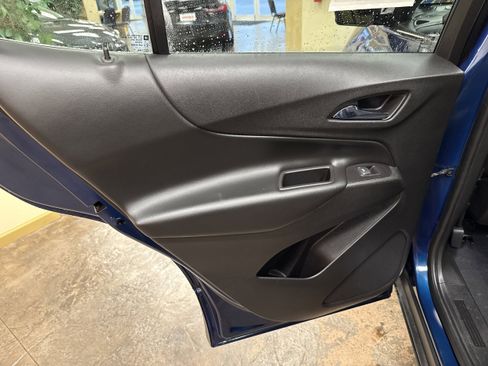 Used 2019 Chevrolet Equinox LT w/ Driver Convenience Package image 42