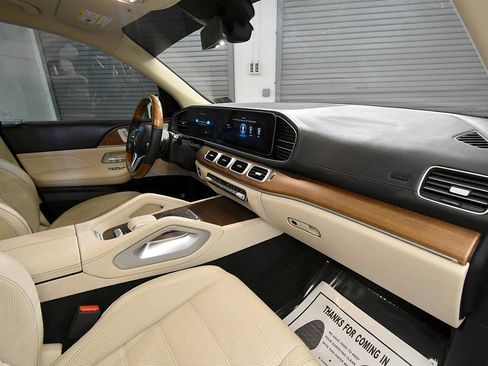 Used 2021 Mercedes-Benz GLS 450 4MATIC image 17
