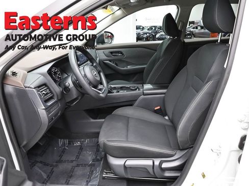 Used 2023 Nissan Rogue S AWD/4WD image 14