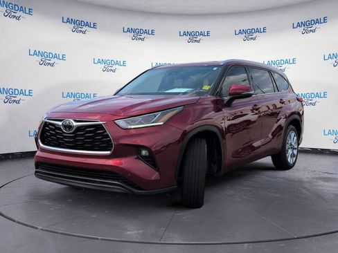 Used 2023 Toyota Highlander Limited FWD image 11