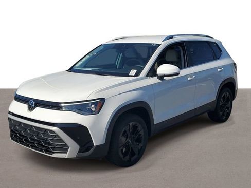 New 2026 Volkswagen Taos SE FWD image 2
