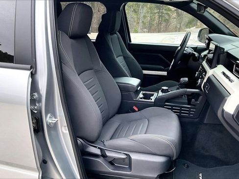 Used 2024 Toyota Tacoma TRD Off-Road image 29