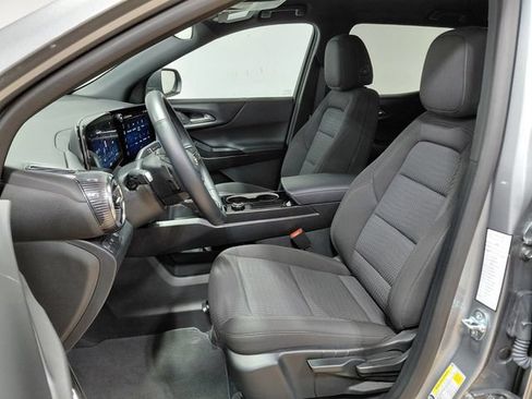 Used 2026 Chevrolet Equinox LT FWD image 3
