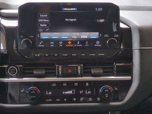 Certified 2022 Nissan Pathfinder SL w/ Lighting Package (N92) image 16