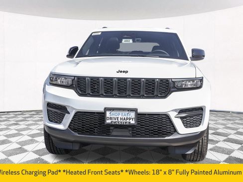 New 2025 Jeep Grand Cherokee Altitude image 10
