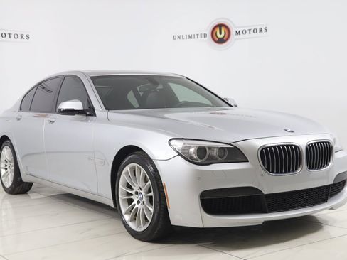 Used 2013 BMW 750i xDrive image 23