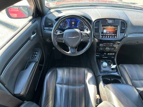 Used 2019 Chrysler 300 S AWD/4WD image 12
