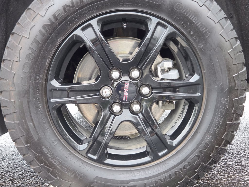 Used 2023 GMC Acadia AT4 w/ Trailering Package AWD/4WD image 17