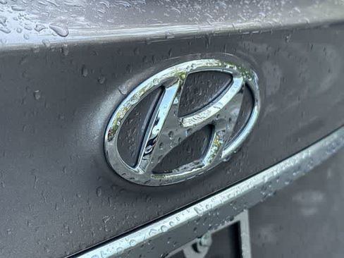 Used 2019 Hyundai Santa Fe SEL FWD image 11