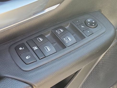 Used 2021 RAM 1500 Big Horn AWD/4WD image 17