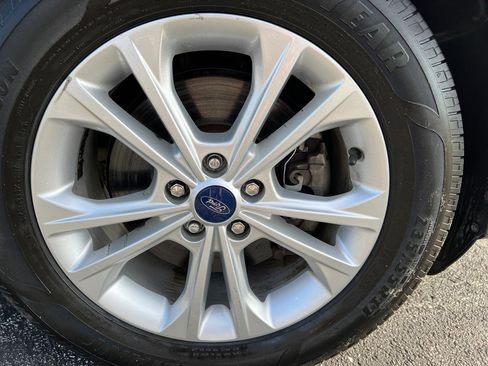 Used 2018 Ford Escape SEL AWD/4WD image 16