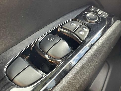 Used 2023 Nissan Altima 2.5 SV image 11