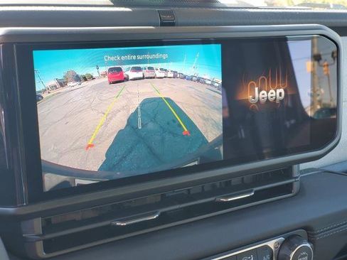 Used 2025 Jeep Wrangler Sahara w/ Safety Group image 14