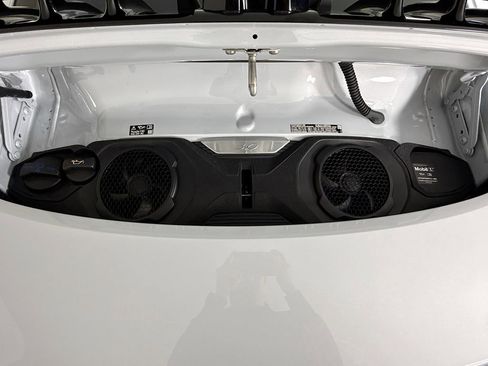 Used 2025 Porsche 911 Carrera RWD image 33