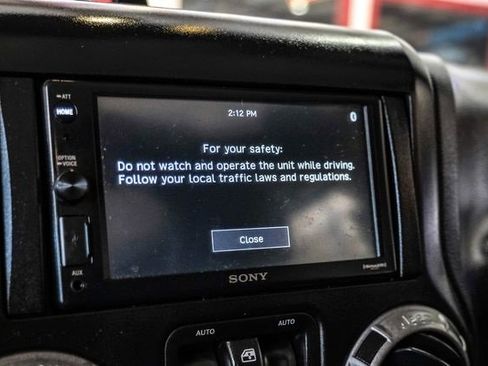 Used 2013 Jeep Wrangler Unlimited Sport image 27