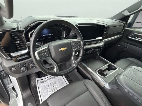 Used 2025 Chevrolet Silverado 3500 LTZ w/ LTZ Plus Package image 18