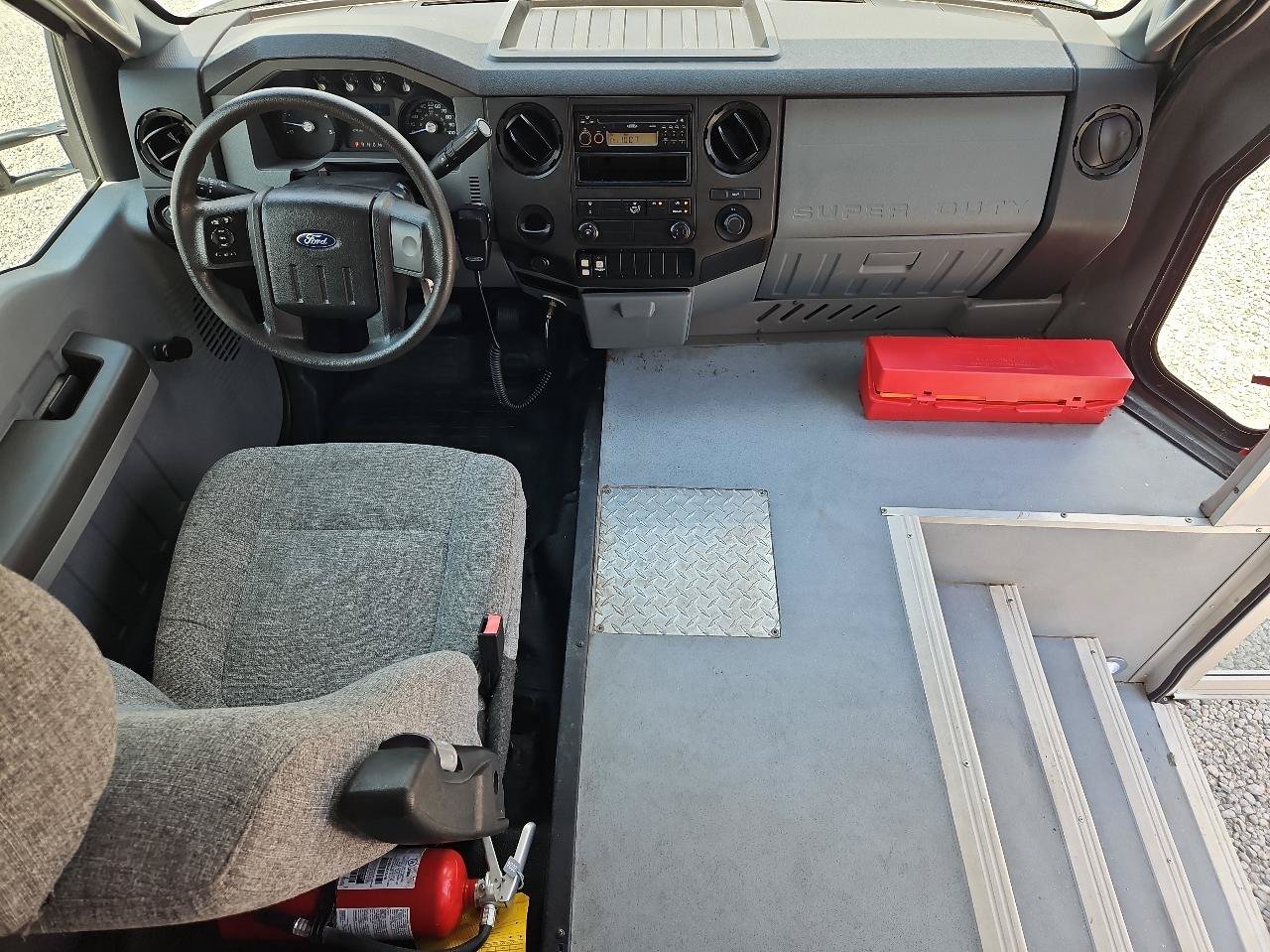 Used 2016 Ford F550 2WD Regular Cab Super Duty image 28
