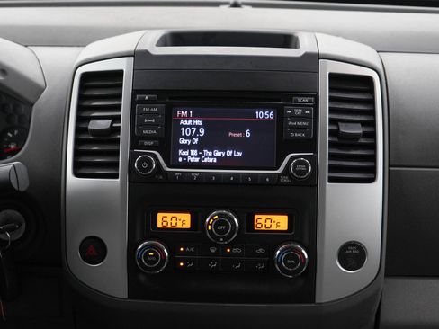 Used 2017 Nissan Frontier SV w/ SV Value Truck Package AWD/4WD image 15