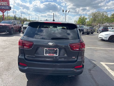 Used 2019 Kia Sorento FWD image 6