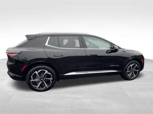 Certified 2025 Chevrolet Equinox EV LT FWD image 12