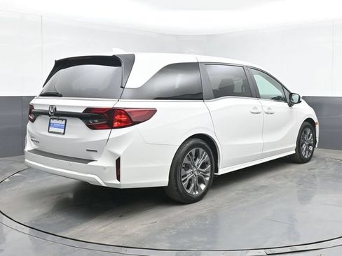 Used 2025 Honda Odyssey Touring image 10