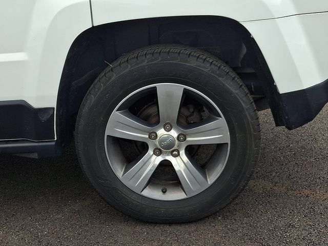 Used 2017 Jeep Patriot High Altitude AWD/4WD image 10