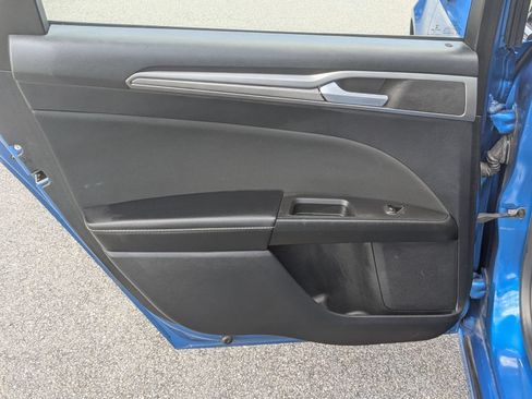 Used 2020 Ford Fusion SE FWD image 28