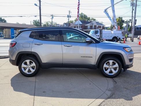 Used 2018 Jeep Compass Latitude w/ Popular Equipment Group AWD/4WD image 6
