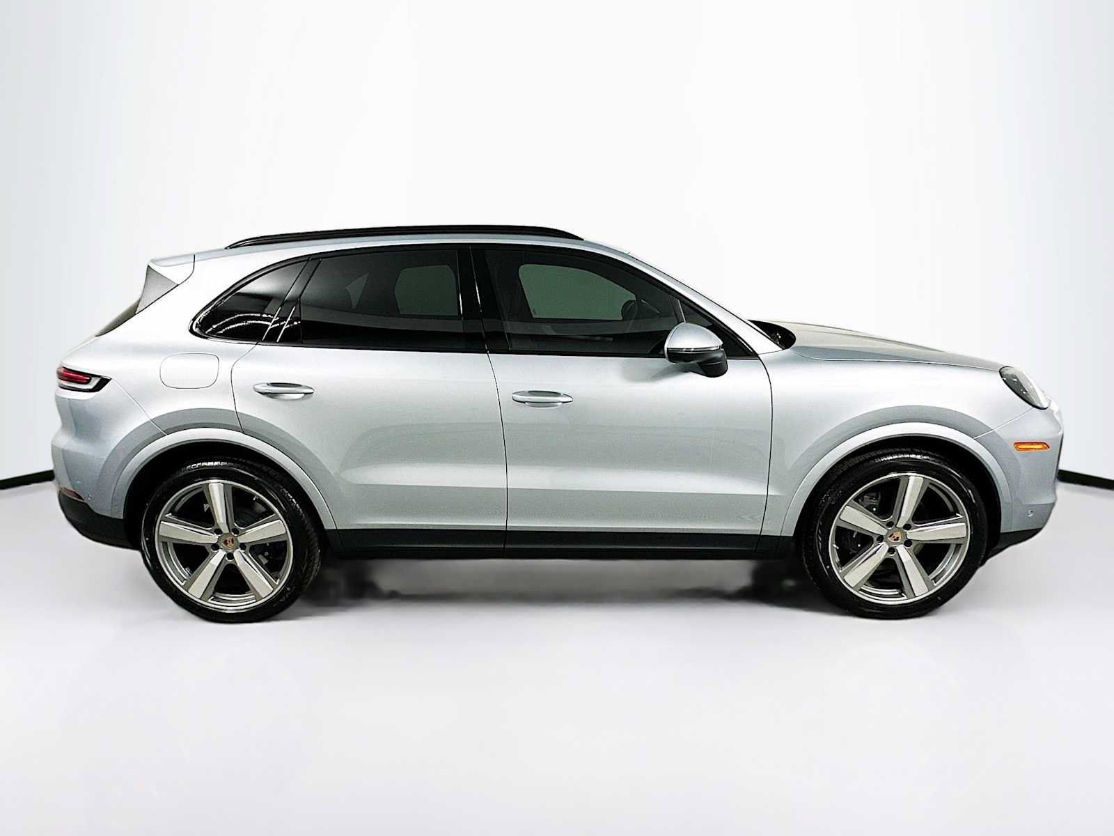 Used 2026 Porsche Cayenne AWD/4WD image 8