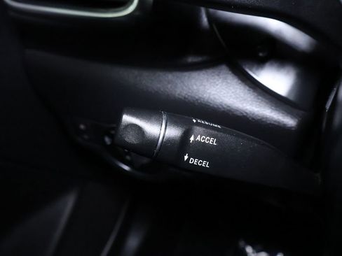 Used 2018 INFINITI QX30 Premium w/ Navigation Package image 22