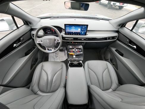 Used 2022 Lincoln Nautilus Reserve image 27