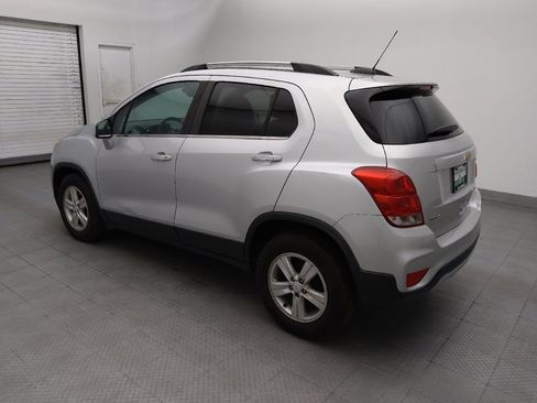 Used 2020 Chevrolet Trax LT w/ LT Convenience Package FWD image 3