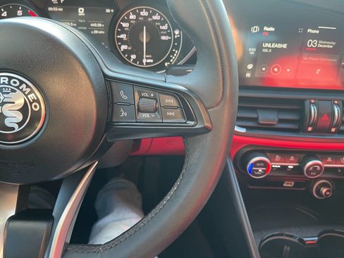 Used 2020 Alfa Romeo Giulia Ti image 32