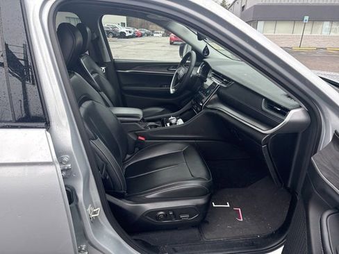 Used 2023 Jeep Grand Cherokee L Limited image 8