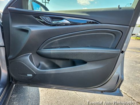 Used 2020 Buick Regal Essence FWD image 19