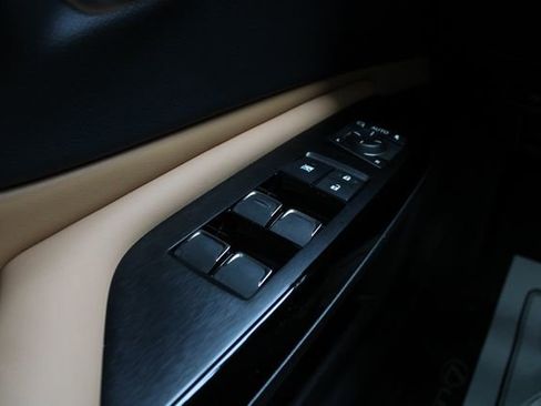 Used 2024 Lexus ES 350 w/ Premium Package FWD image 8