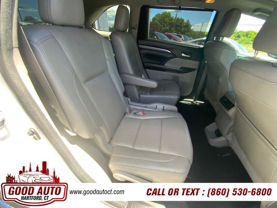 Used 2017 Toyota Highlander Limited Platinum AWD/4WD image 17