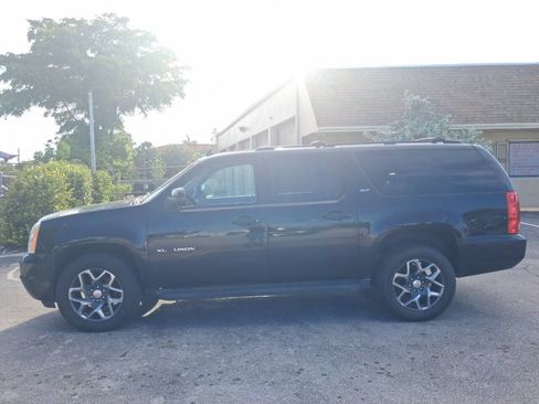 Used 2010 GMC Yukon XL SLT AWD/4WD image 6