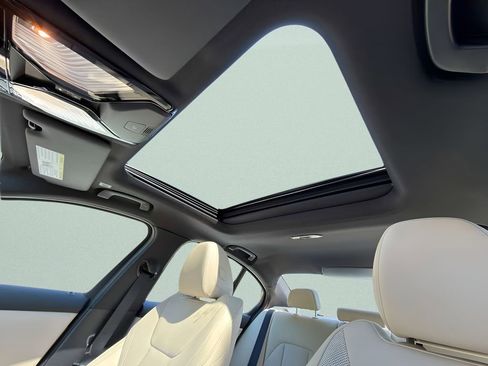 New 2026 BMW 330i Sedan w/ Convenience Package RWD image 18